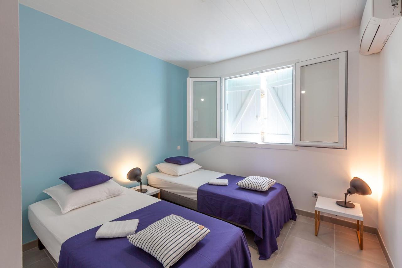 Seacove & Seaside Villas, Classees 4 Etoiles เลส์ทรัวส์-ซีเลต์ ภายนอก รูปภาพ